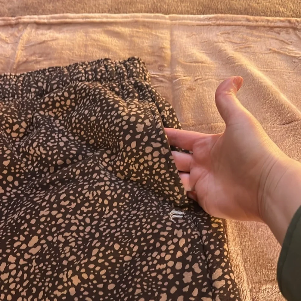 EUC Fabletics Cozy Fleece Wide Leg Sweatpants - Picture 6 of 10